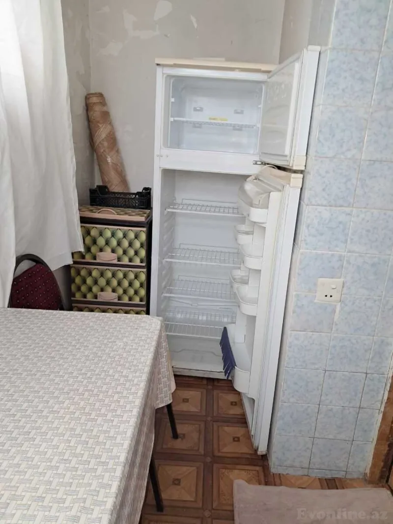 Kirayə verilir 2 otaqlı Mənzil Köhnə tikili 34 m² Elmlər Akademiyası m. - şəkil 2