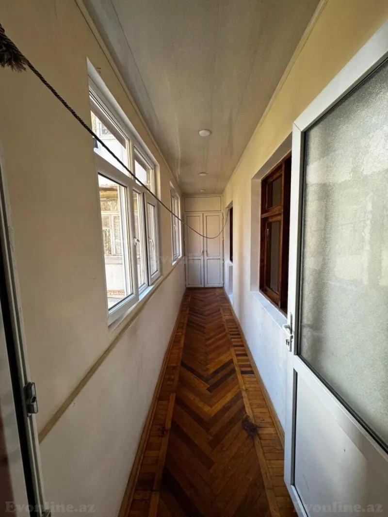 Satılır 2 otaqlı Mənzil Köhnə tikili 70 m² Gənclik m. - şəkil 5