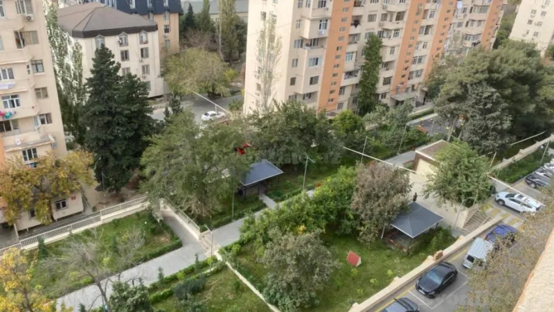 Satılır 4 otaqlı Mənzil Köhnə tikili 100 m² Əhmədli m. - şəkil 22