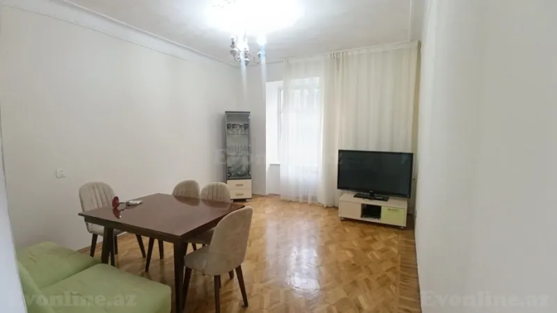 Kirayə verilir 3 otaqlı Mənzil Köhnə tikili 75 m² 28 May m.