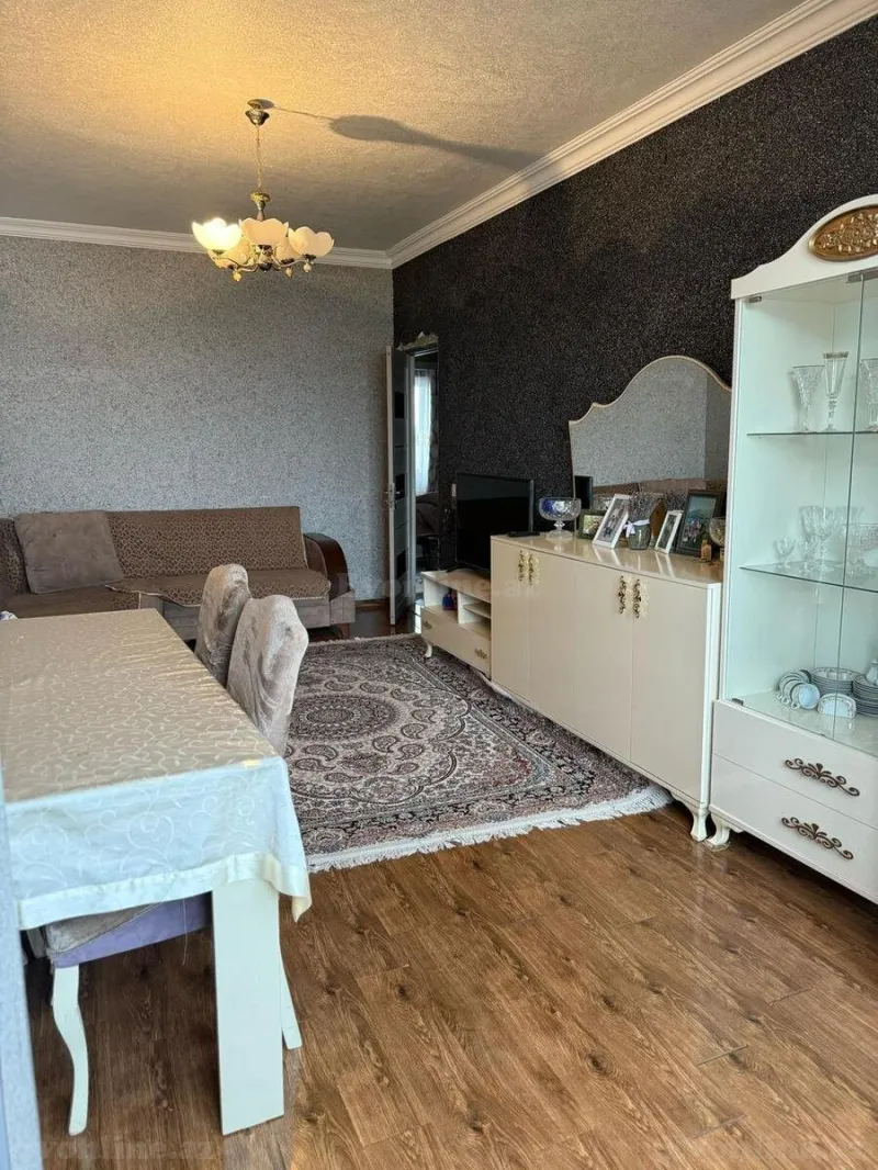 Satılır 2 otaqlı Mənzil Köhnə tikili 64 m² Xalqlar Dostluğu m.