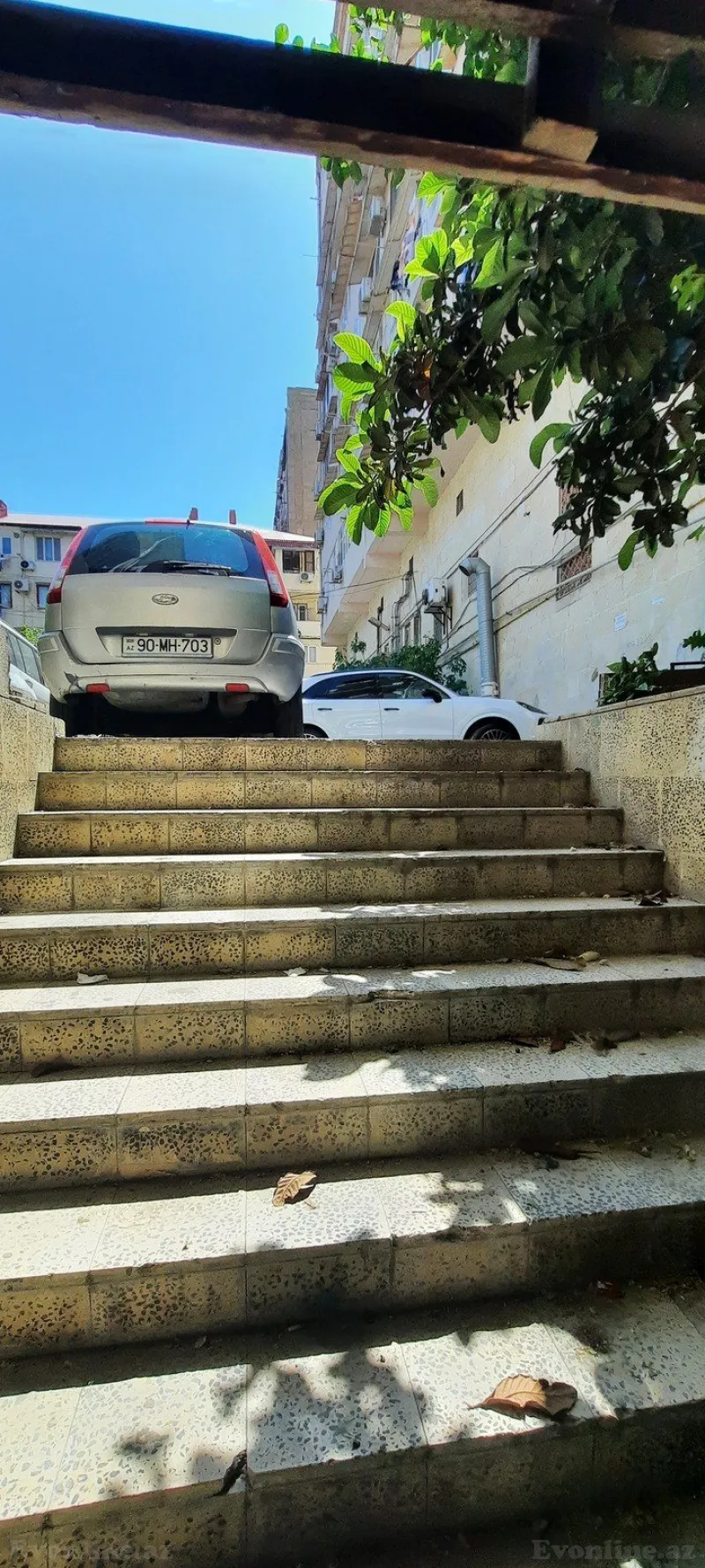 Obyekt 178 m² Yasamal r. Satılır