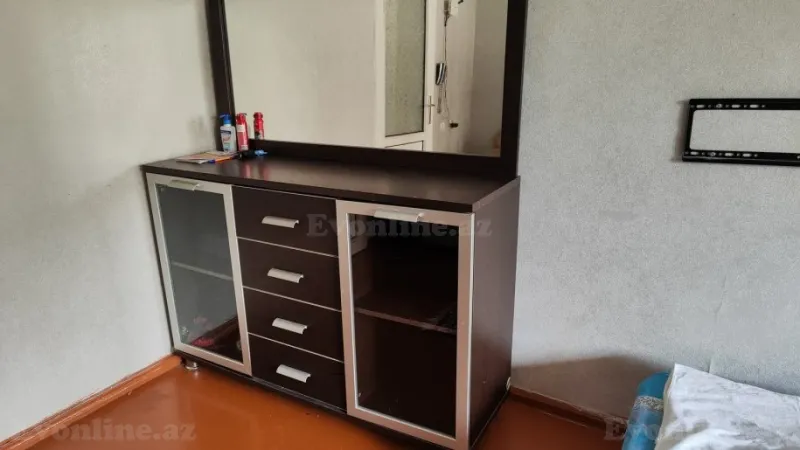 Kirayə verilir 3 otaqlı Mənzil Köhnə tikili 75 m² İnşaatçılar m.