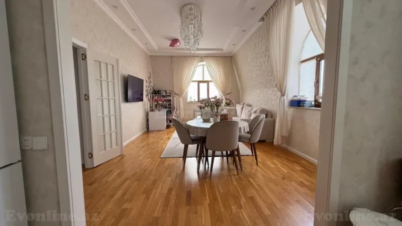 Satılır 2 otaqlı Mənzil Yeni tikili 80 m² 8-ci mikrorayon