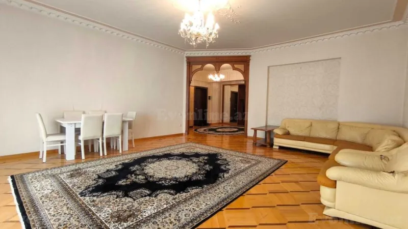 Kirayə verilir 4 otaqlı Mənzil Yeni tikili 180 m² 28 May m.