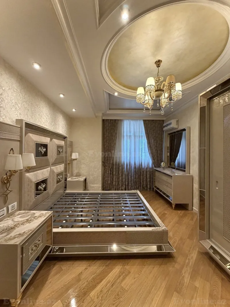 Satılır 5 otaqlı Mənzil Yeni tikili 245 m² İnşaatçılar m. - şəkil 13