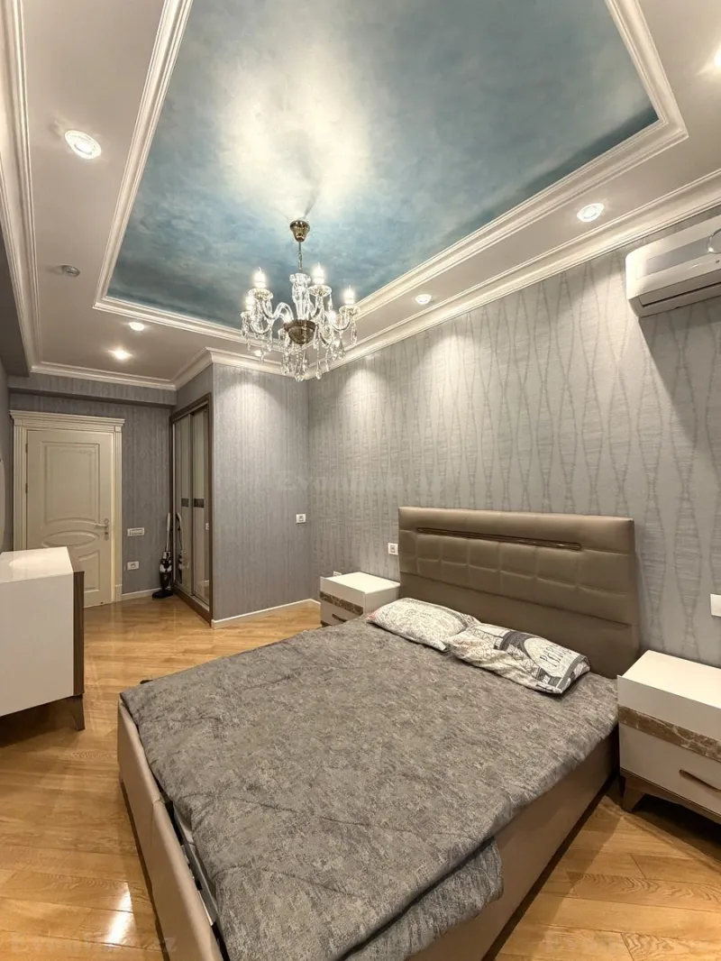 Satılır 5 otaqlı Mənzil Yeni tikili 245 m² İnşaatçılar m. - şəkil 23
