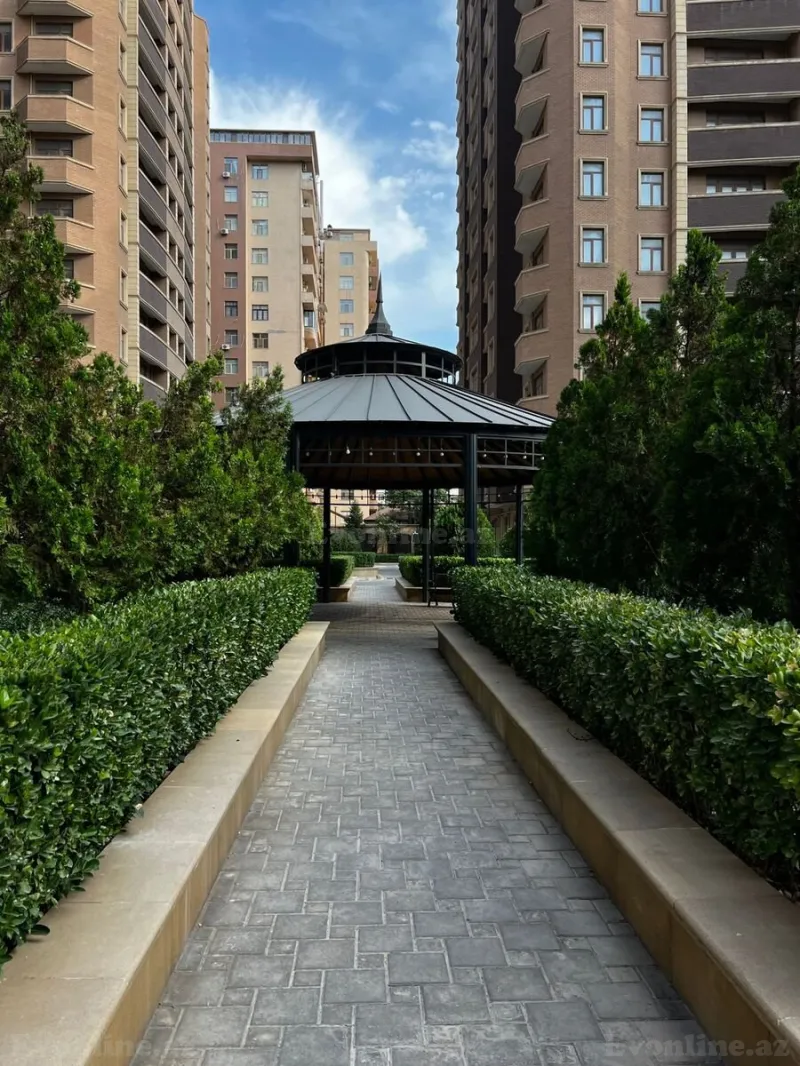 Kirayə verilir 2 otaqlı Mənzil Yeni tikili 85 m² 28 May m. - şəkil 2