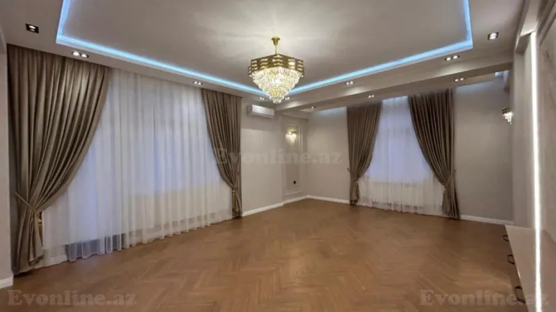 Satılır 3 otaqlı Mənzil Yeni tikili 135 m² 28 May m.
