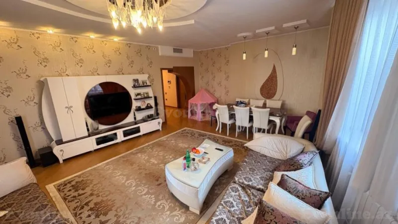 Satılır 4 otaqlı Mənzil Yeni tikili 180 m² 8 Noyabr m. - şəkil 2