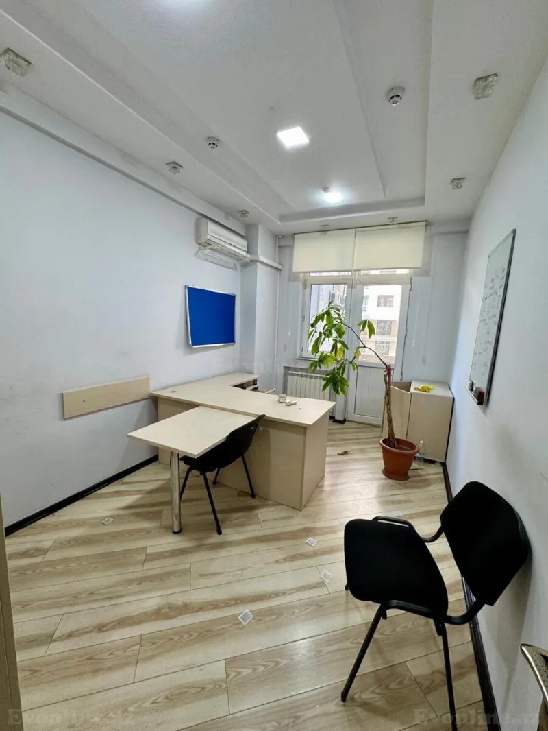 Kirayə verilir Ofis 940 m² 28 May m. - şəkil 5