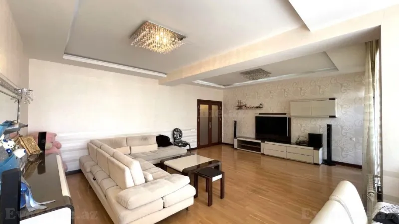 Satılır 3 otaqlı Mənzil Yeni tikili 150 m² 28 May m.