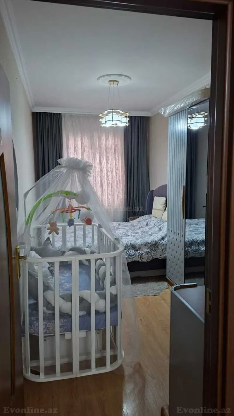 Satılır 2 otaqlı Mənzil Köhnə tikili 68 m² 4-cü mikrorayon - şəkil 3