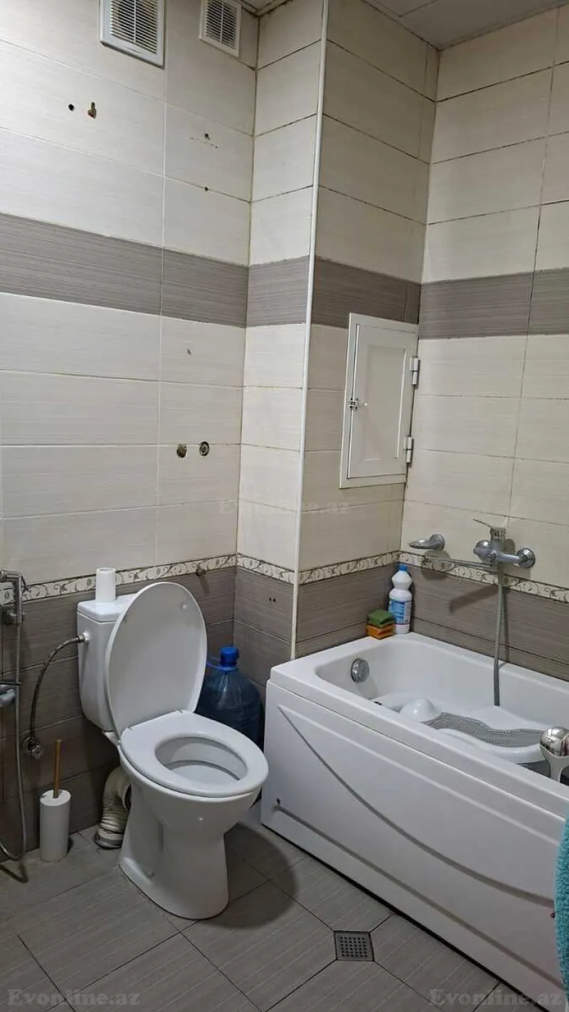 Satılır 2 otaqlı Mənzil Köhnə tikili 68 m² 4-cü mikrorayon - şəkil 8
