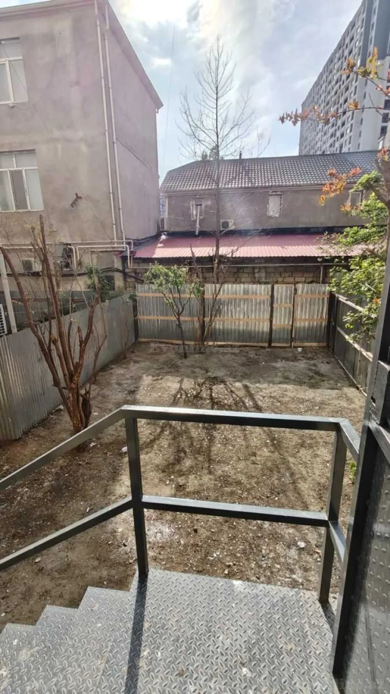 Satılır 3 otaqlı Mənzil Köhnə tikili 61 m² Yeni Yasamal - şəkil 12