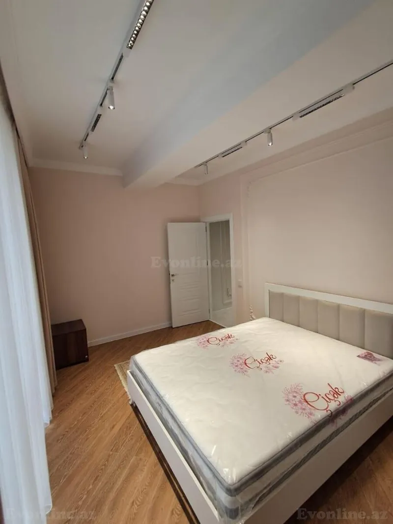 Kirayə verilir 3 otaqlı Mənzil Yeni tikili 118 m² Nərimanov r. - şəkil 6