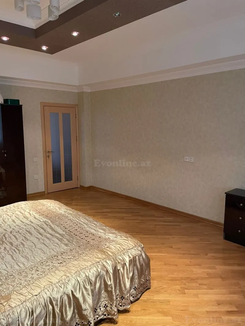 Satılır 6 otaqlı Mənzil Yeni tikili 270 m² Nəsimi r. - şəkil 16