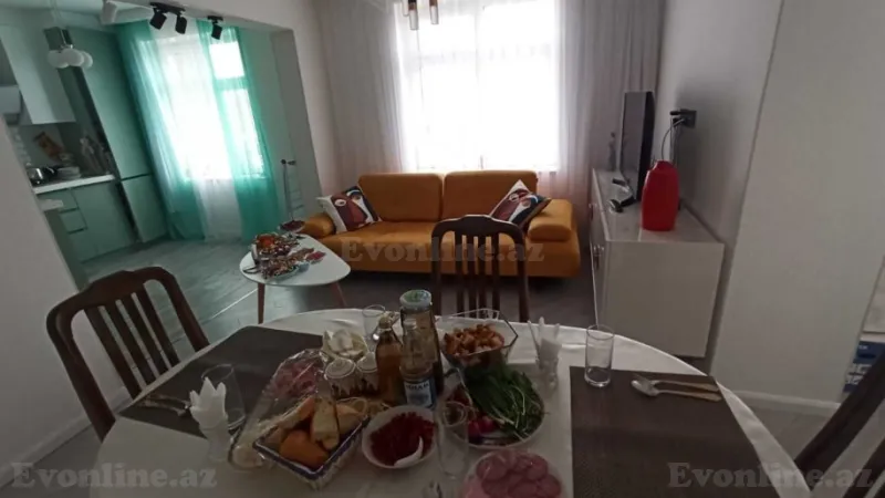 Satılır 2 otaqlı Mənzil Köhnə tikili 62 m² Neftçilər m. - şəkil 4