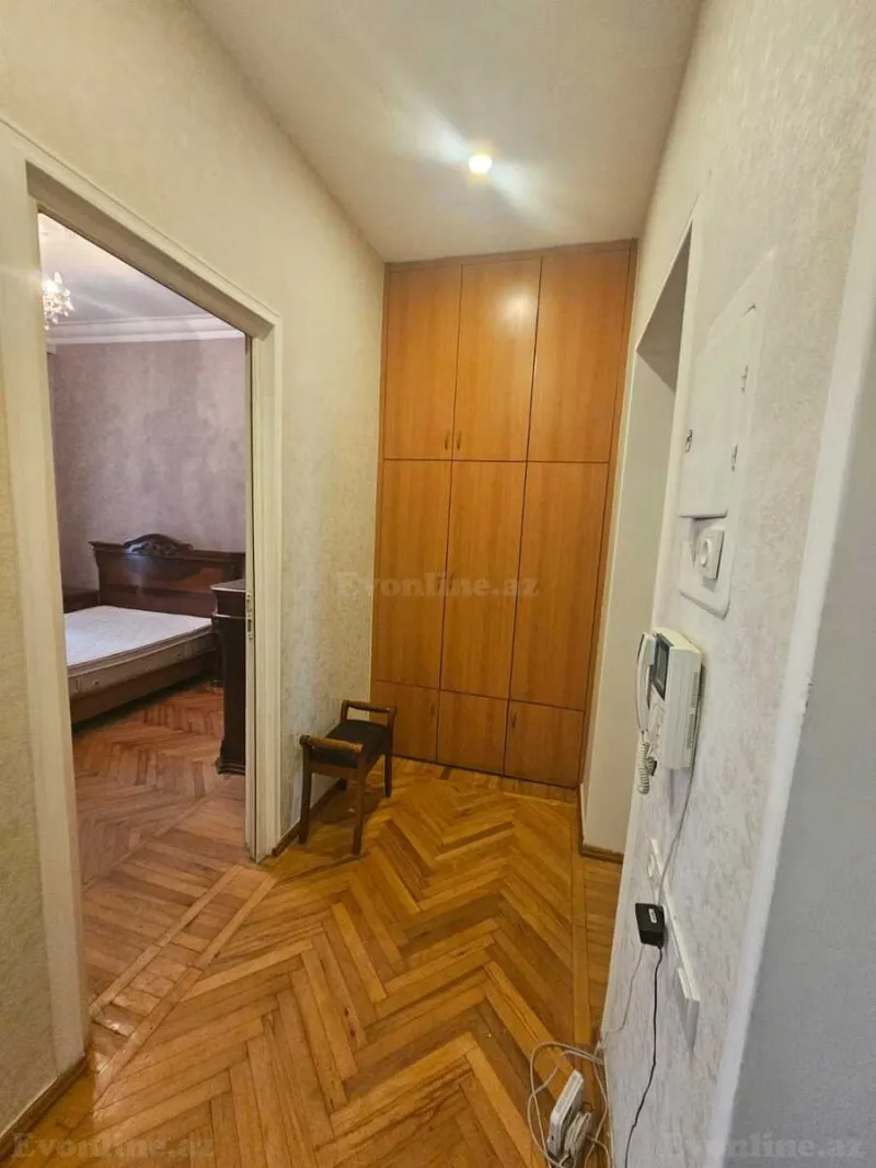 Kirayə verilir 3 otaqlı Mənzil Köhnə tikili 50 m² Sahil m. - şəkil 7
