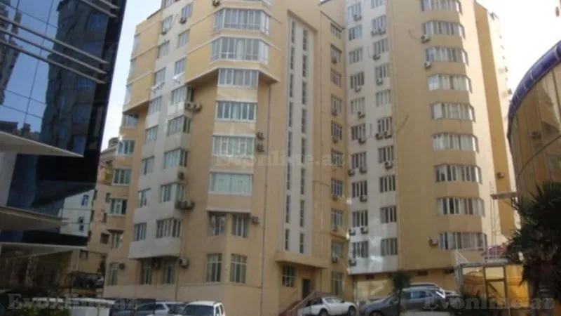 4 otaqlı Mənzil 150 m² 28 May m. Kirayə verilir