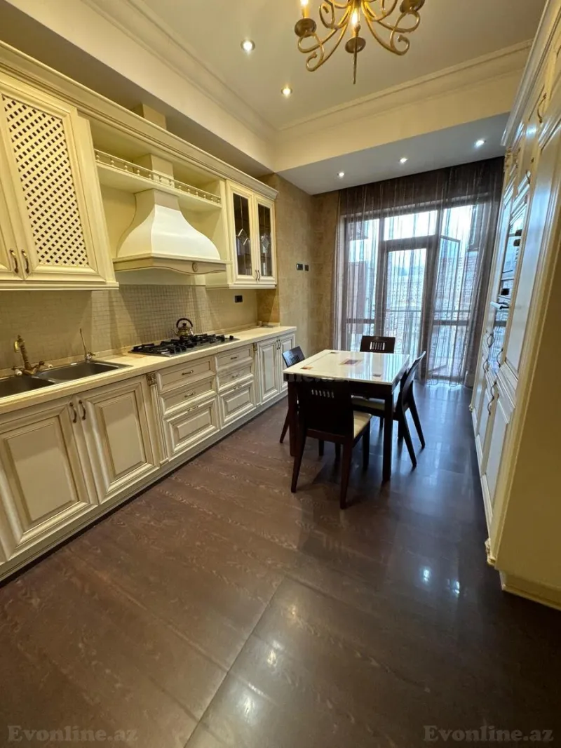 Satılır 4 otaqlı Mənzil Yeni tikili 200 m² Sahil m. - şəkil 6