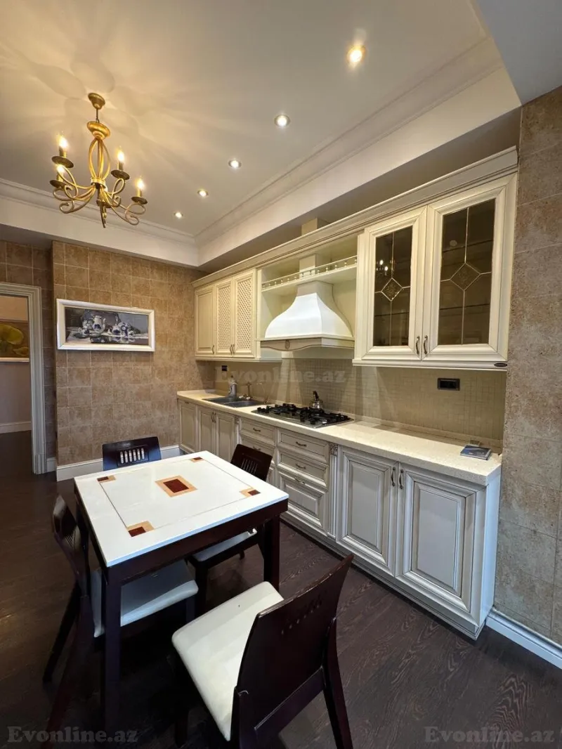 Satılır 4 otaqlı Mənzil Yeni tikili 200 m² Sahil m. - şəkil 8