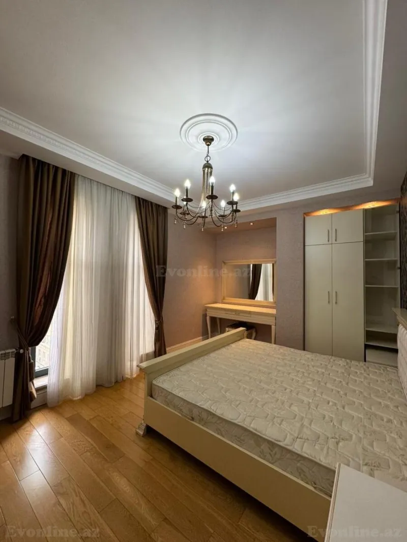 Satılır 4 otaqlı Mənzil Yeni tikili 200 m² Sahil m. - şəkil 11