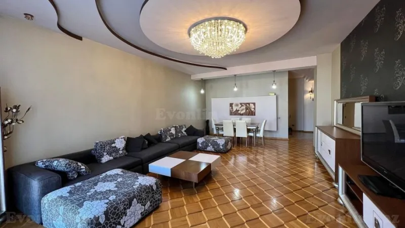 Satılır 4 otaqlı Mənzil Yeni tikili 180 m² Gənclik m. - şəkil 2