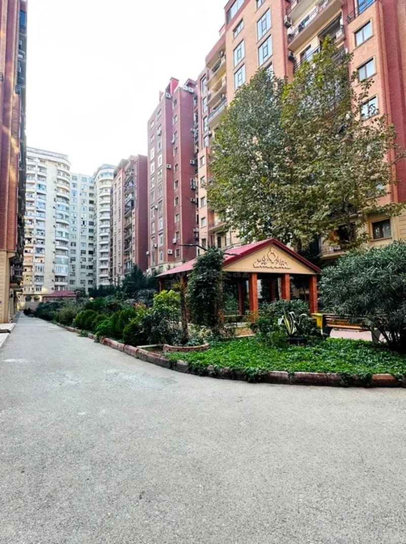 Satılır 4 otaqlı Mənzil Yeni tikili 180 m² Gənclik m. - şəkil 19