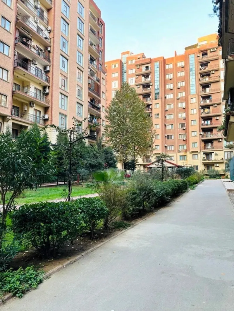 Satılır 4 otaqlı Mənzil Yeni tikili 180 m² Gənclik m. - şəkil 22
