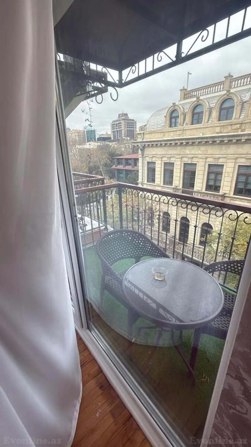 Kirayə verilir 3 otaqlı Mənzil Köhnə tikili 90 m² Sahil m. - şəkil 12