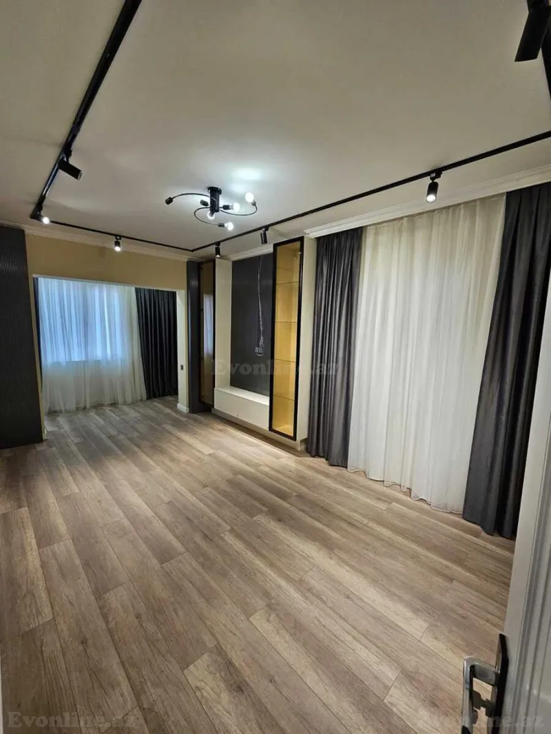 Satılır 3 otaqlı Mənzil Köhnə tikili 70 m² 7-ci mikrorayon