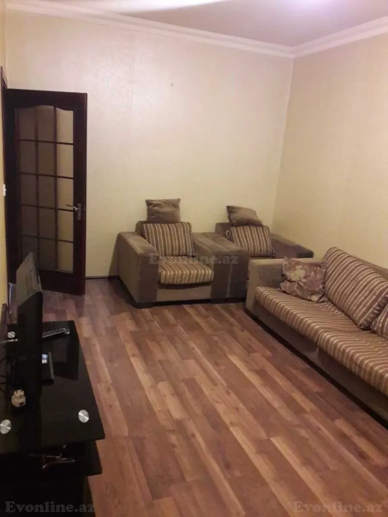 Kirayə verilir 2 otaqlı Mənzil Köhnə tikili 40 m² 2-ci mikrorayon