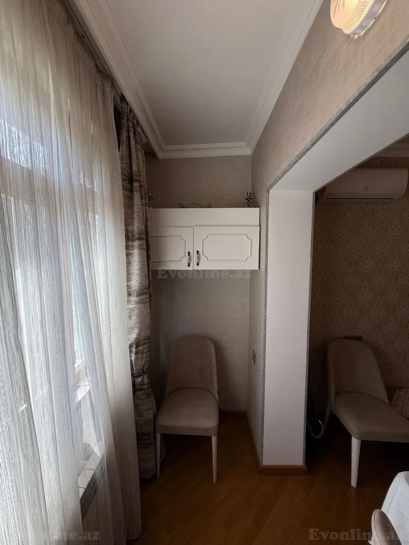 Satılır 2 otaqlı Mənzil Köhnə tikili 65 m² Gənclik m. - şəkil 4