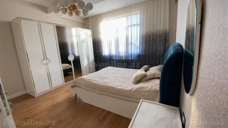 Kirayə verilir 3 otaqlı Mənzil Yeni tikili 130 m² İnşaatçılar m. - şəkil 13