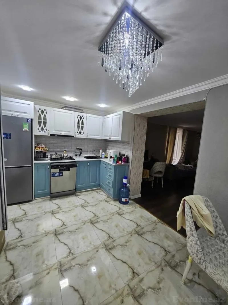 Satılır 2 otaqlı Mənzil Köhnə tikili 70 m² İnşaatçılar m. - şəkil 2