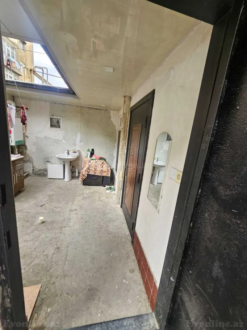 Satılır 2 otaqlı Mənzil Köhnə tikili 70 m² İnşaatçılar m. - şəkil 9
