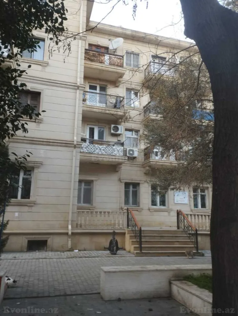 Satılır 1 otaqlı Mənzil Köhnə tikili 32 m² Bayıl - şəkil 2