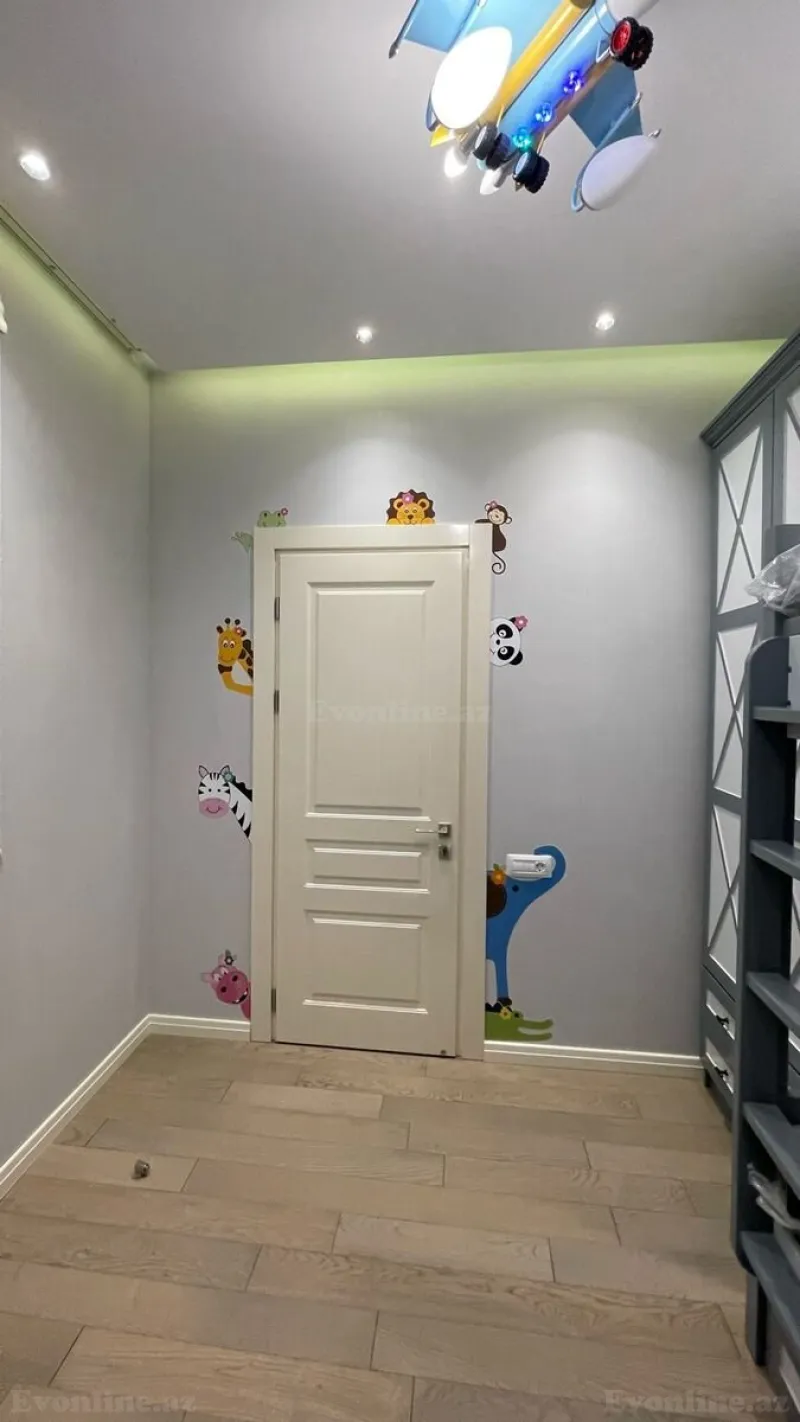 Satılır 4 otaqlı Mənzil Yeni tikili 140 m² Elmlər Akademiyası m. - şəkil 11