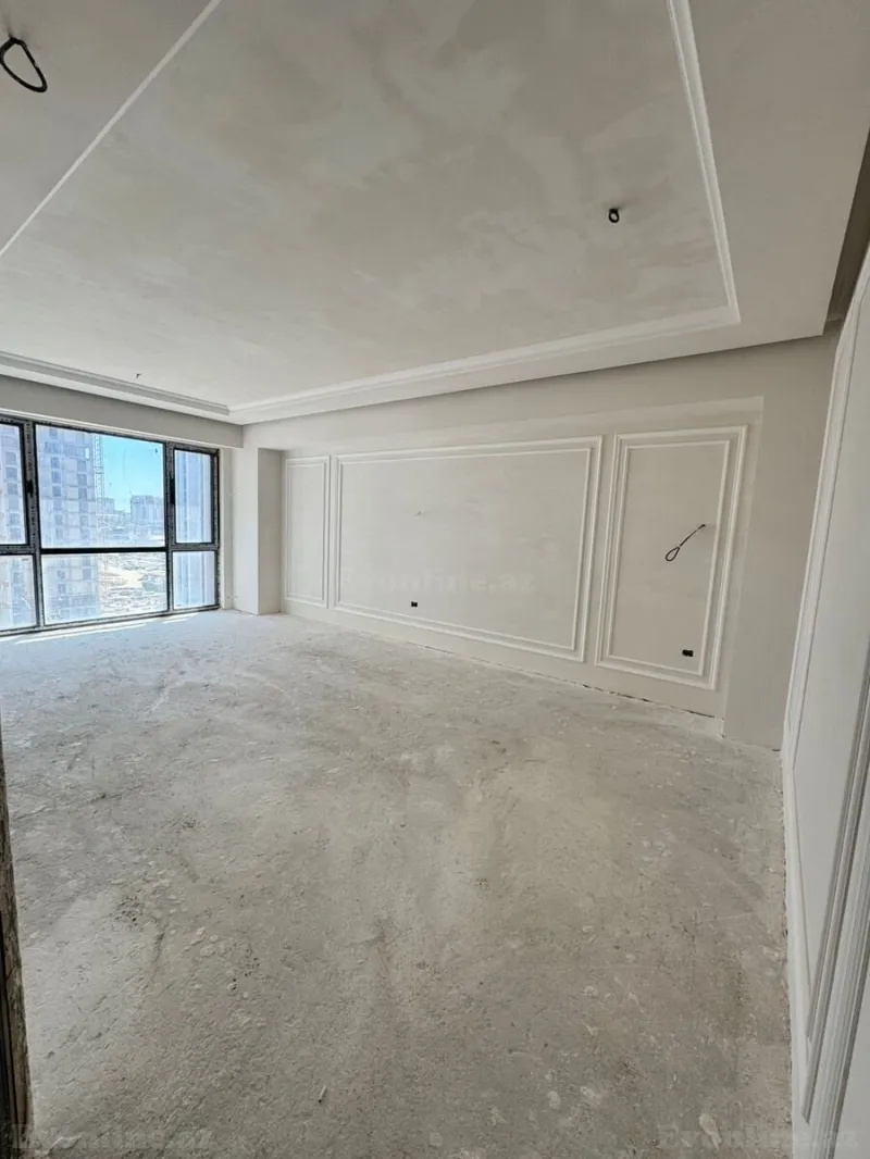 4 otaqlı Mənzil 130 m² Bakmil m. Satılır