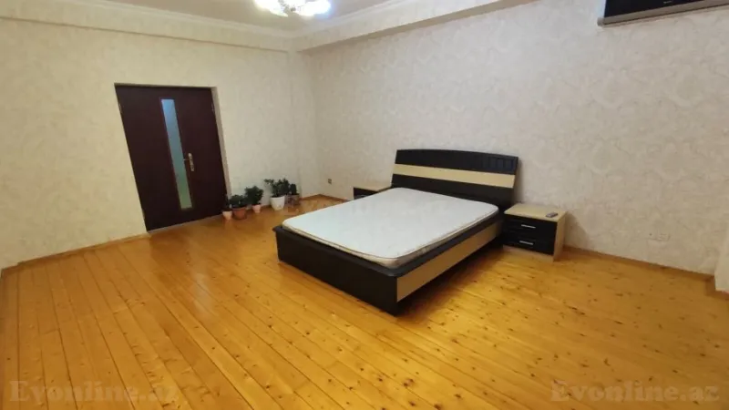 4 otaqlı Mənzil 140 m² Neftçilər m. Kirayə verilir