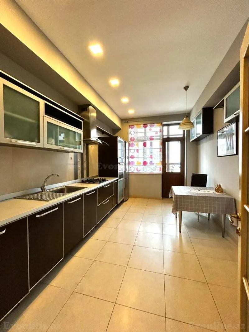 Satılır 2 otaqlı Mənzil Yeni tikili 95 m² Nəsimi r. - şəkil 4