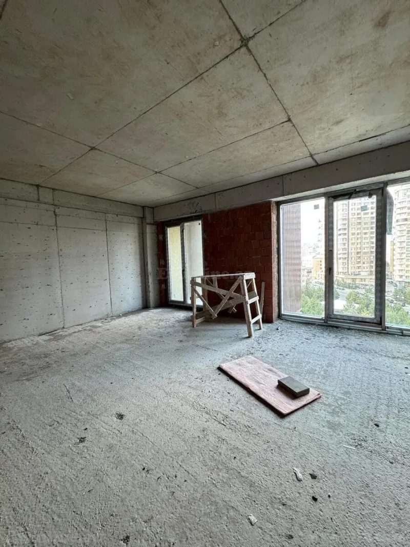 Satılır 4 otaqlı Mənzil Yeni tikili 180 m² Elmlər Akademiyası m. - şəkil 6