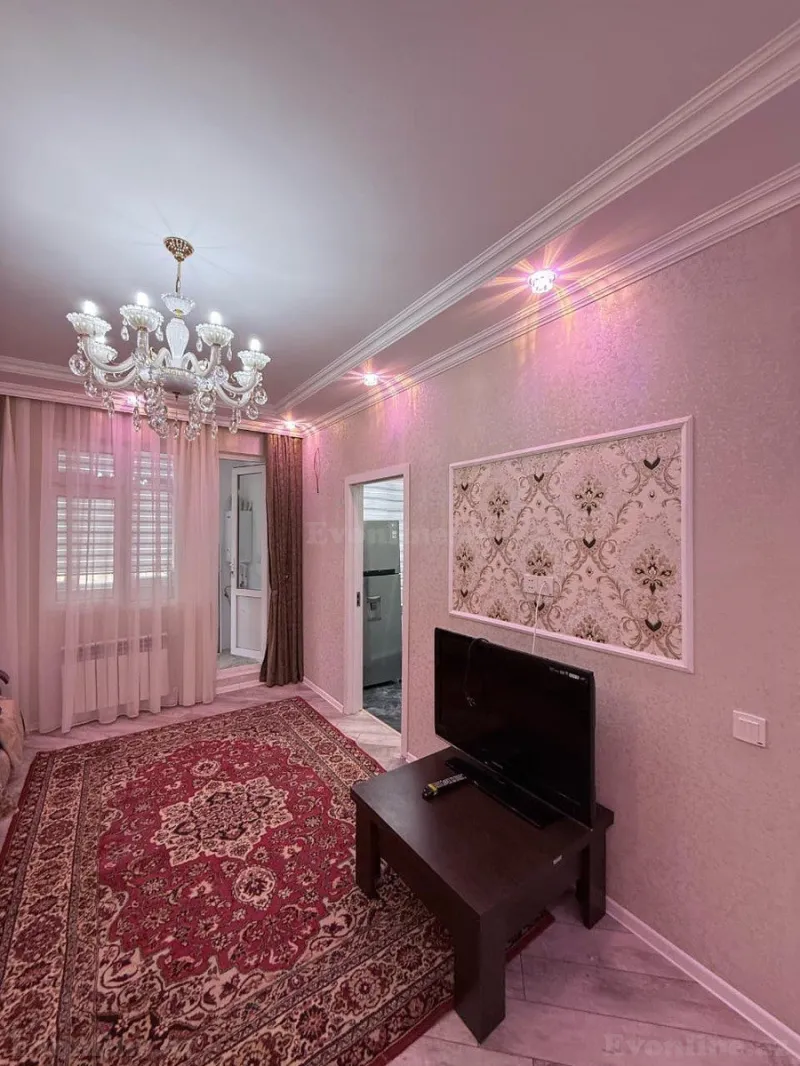 Satılır 2 otaqlı Mənzil Köhnə tikili 65 m² 4-cü mikrorayon - şəkil 4