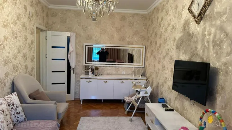 Kirayə verilir 2 otaqlı Mənzil Köhnə tikili 60 m² Xətai r. - şəkil 2