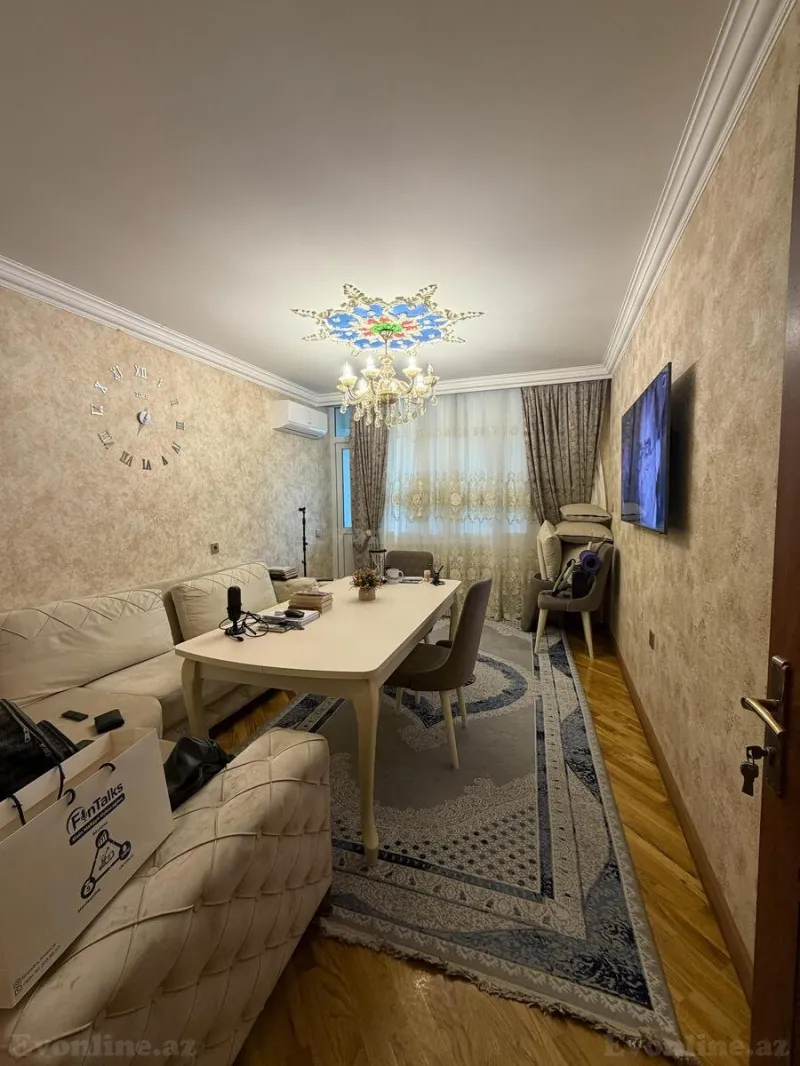 Satılır 3 otaqlı Mənzil Köhnə tikili 80 m² Gənclik m.