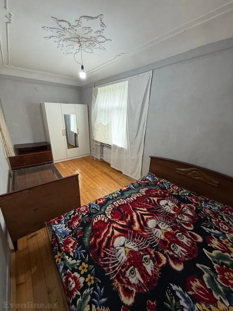 Kirayə verilir 2 otaqlı Mənzil Köhnə tikili 45 m² Neftçilər m. - şəkil 3