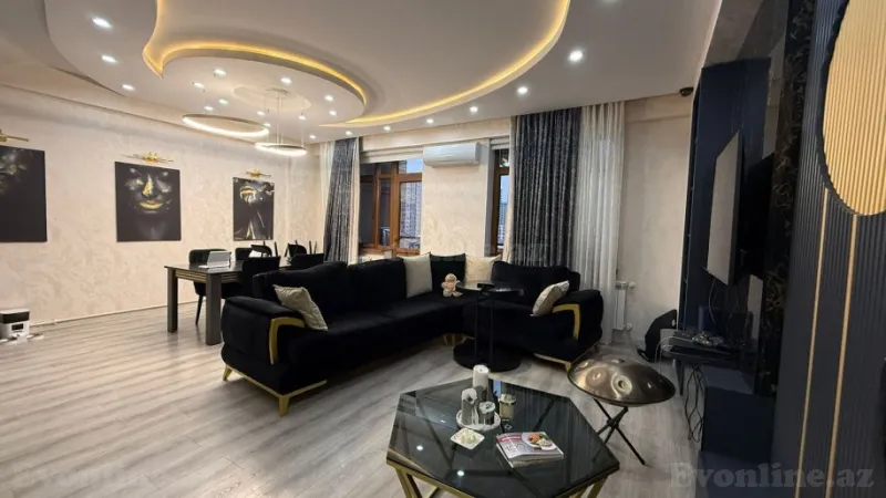 Satılır 3 otaqlı Mənzil Yeni tikili 135 m² 28 May m.