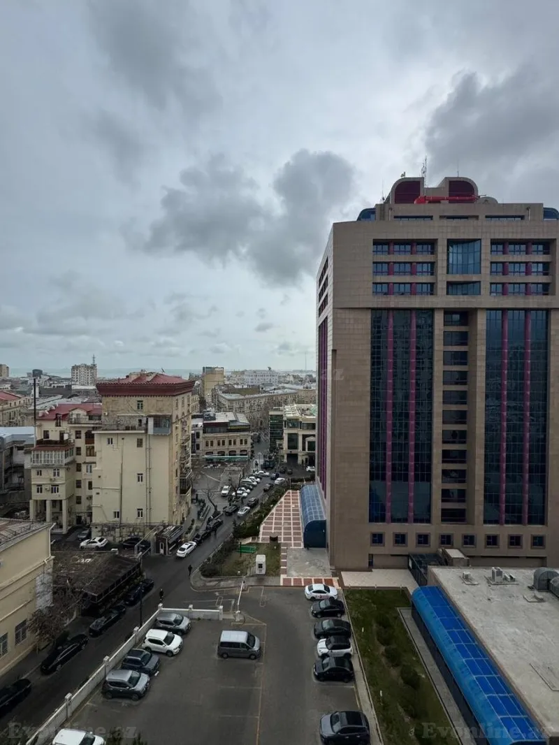 Kirayə verilir 4 otaqlı Mənzil Yeni tikili 250 m² Sahil m. - şəkil 12