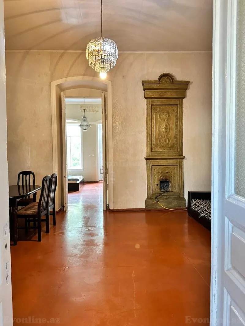 Satılır 2 otaqlı Mənzil Köhnə tikili 70 m² Nəsimi r. - şəkil 4